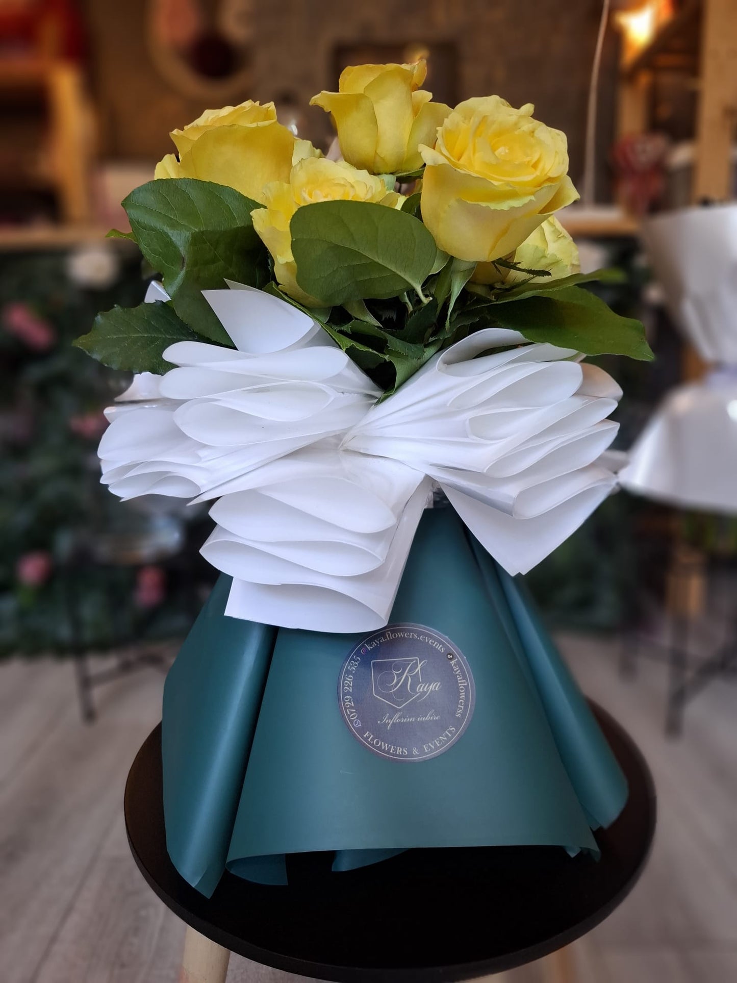 Luxury Buchet Yellow roses 11